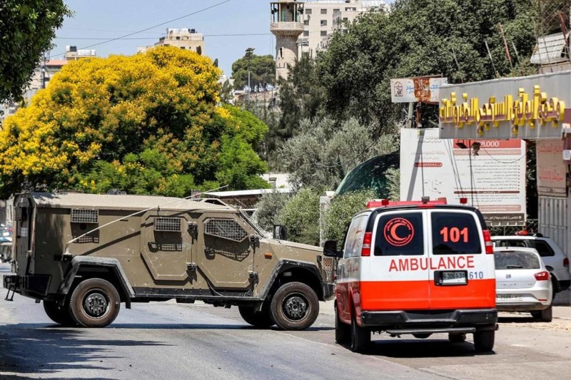 Israeli army storms East Jerusalem hospital and arrests patients from Gaza