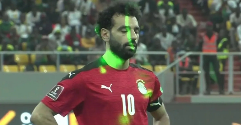 عانى منه المنتخب المصري.. الليزر "محظور" في أمم إفريقيا