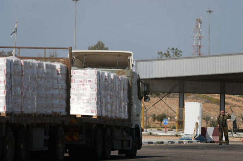 Israel reopens Kerem Shalom crossing with Gaza to resume humanitarian aid flow amid fragile ceasefire