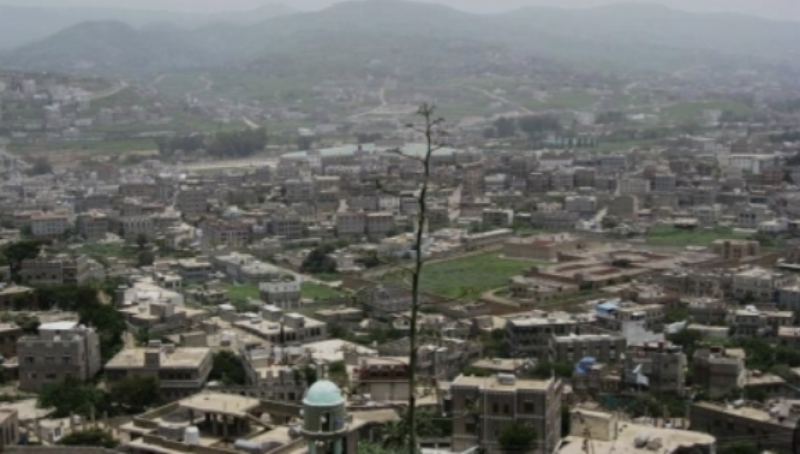 اليمن: مقتل شخص وإصابة ثلاثة في محاولة سطو مسلح على سيارة مغترب في إب