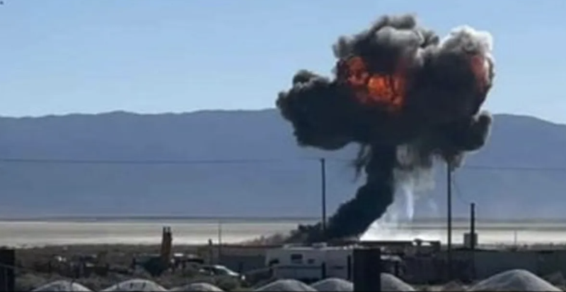 انفجار مرعب.. تحطم مقاتلة أميركية ونجاة الطيار