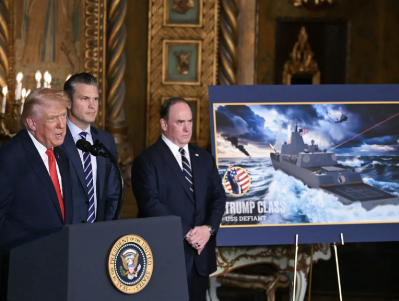 الأكبر في العالم.. ترامب يعلن بناء سفينة حربية تحمل اسمه