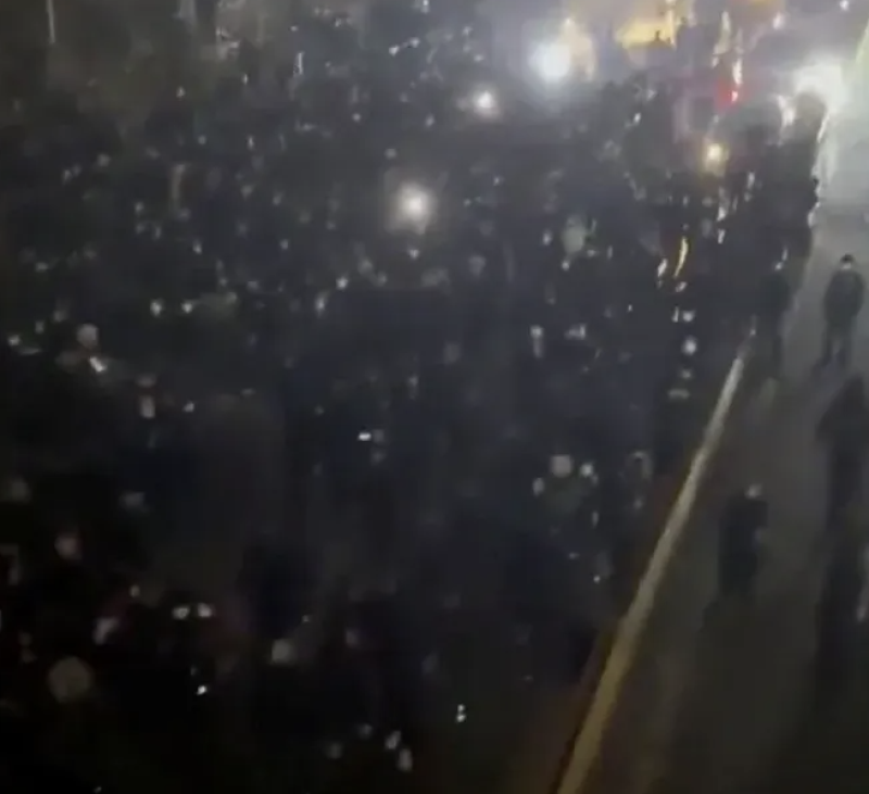 الاتحاد الأوروبي يدين "القمع العنيف" للاحتجاجات في إيران