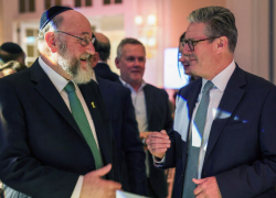 UK chief rabbi says Starmer’s threat to recognize Palestine encourages Hamas to refuse deal
