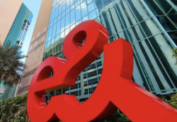 UAE telco e& revenue soars to $9.2bn in H1; net profit up 60pc