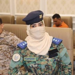 اليمن : “إما الخياطة أو البيت”.. ضابطة طيران يمنية تفضح التمييز ضد النساء بوزارة الدفاع