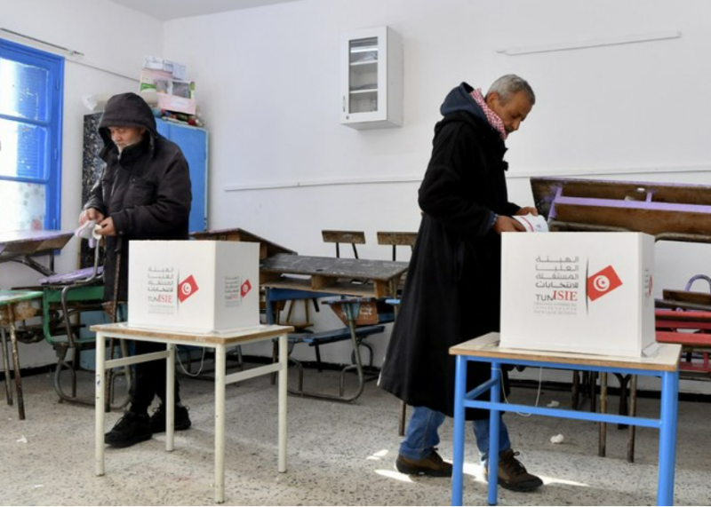 Les Tunisiens votent dimanche aux élections locales pour pourvoir une nouvelle chambre