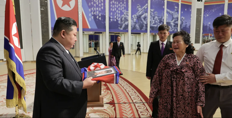 كيم جونغ أون يعزي أسر 101 جندي قتلوا في أوكرانيا