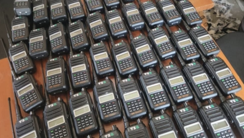 السلطات تضبط شحنة تفجير واتصالات مهربة في منفذ صرفيت بالمهرة