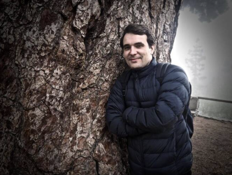 Macron to work to free French journalist held in Algeria: office