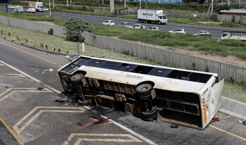 Algeria bus crash kills 14, injures 34