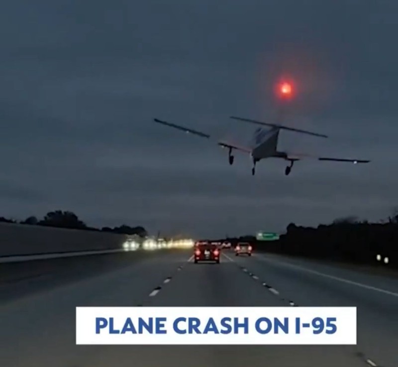 Florida Plane Crash Caught Small Aircraft Collides with Car in the US