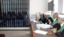 نيابة تابعة لمليشيا الحوثي تطالب بإعدام 21 شخصا بتهم التجسس