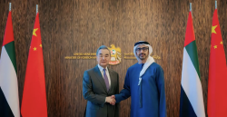 لقاء عبدالله بن زايد ووزير خارجية الصين.. شراكة بين البلدين