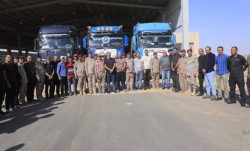 وصول قافلة المساعدات الأردنية المكونة من 13 شاحنة إلى اليمن