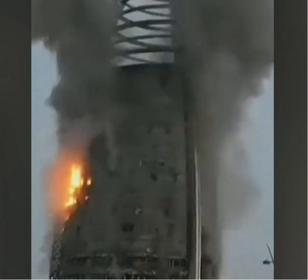Sudan conflict: Landmark skyscraper in Khartoum engulfed in flames