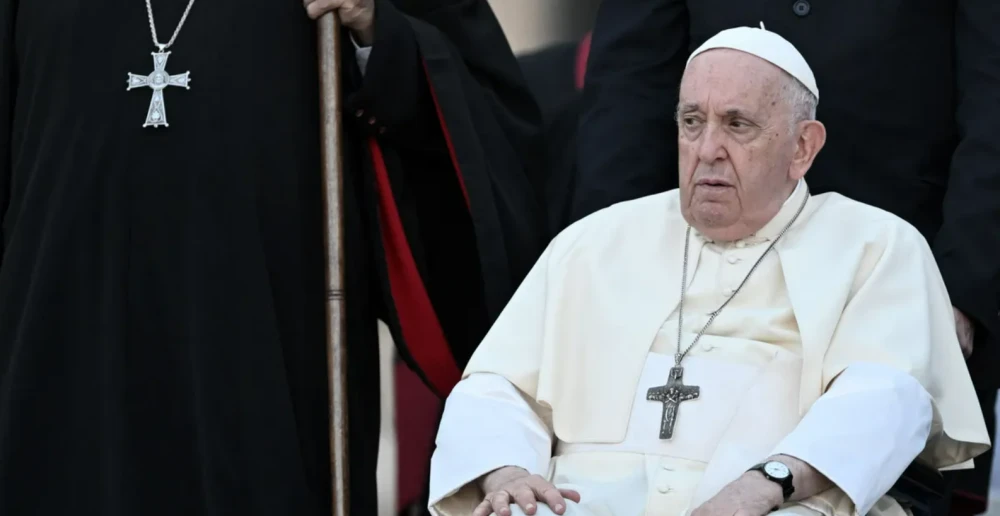 البابا يدين مجددا "قسوة" الغارات الإسرائيلية على قطاع غزة