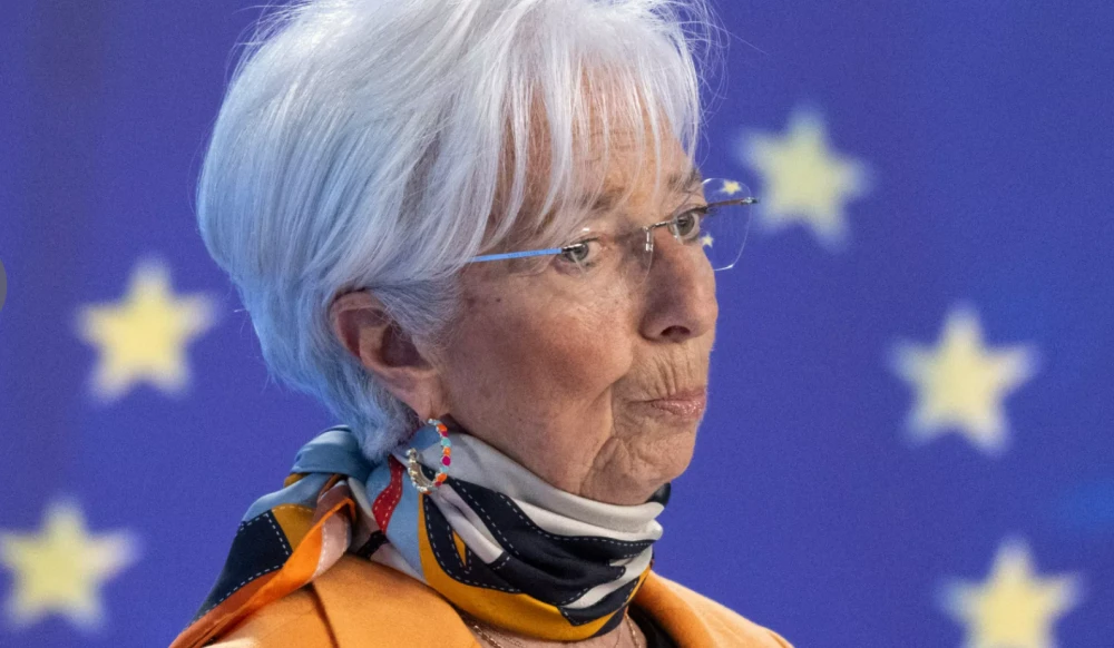 Eurozone economy grows marginally, boosted by household spending