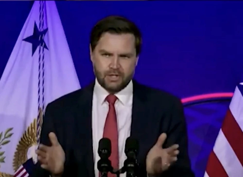 نائب الرئيس الأمريكي : الإمارات تدرك ما يغفله حلفاؤنا الأوروبيون في ريادة الطاقة والذكاء الاصطناعي