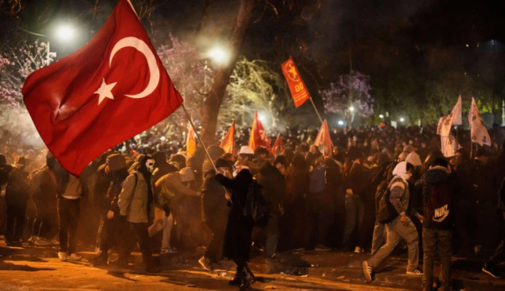 Hundreds arrested in third night of Turkey protests