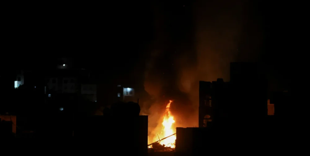 اليمن : 15 ضربة جوية أميركية تستهدف الحوثيين في صنعاء