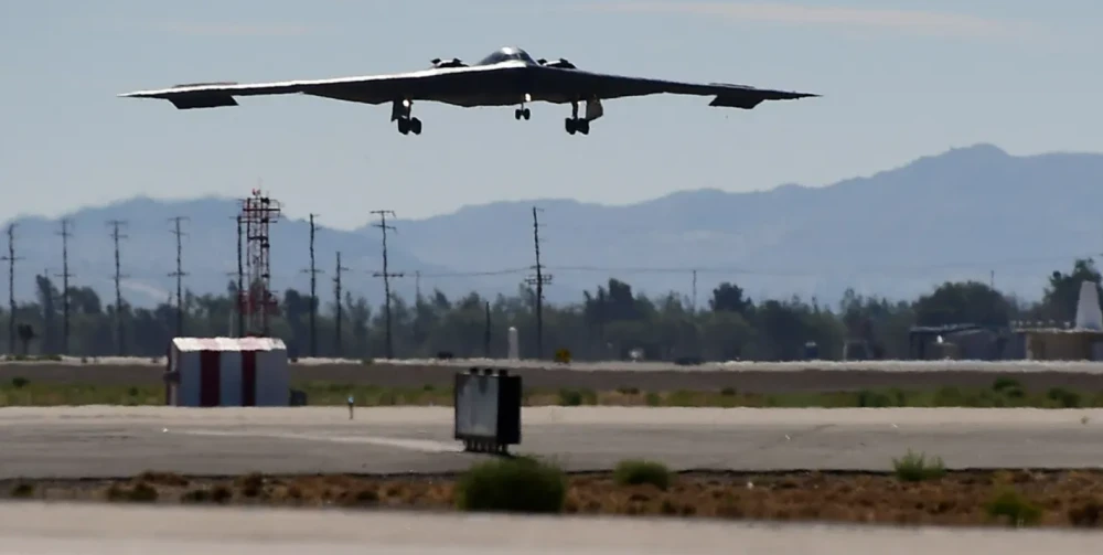 واشنطن تحشد أربع قاذفات "بي 2" في قاعدة بالمحيط الهندي