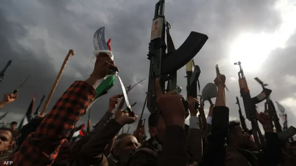 سلاح وقمح مسروق.. عقوبات أميركية ضد داعمي "الجمل" الحوثي