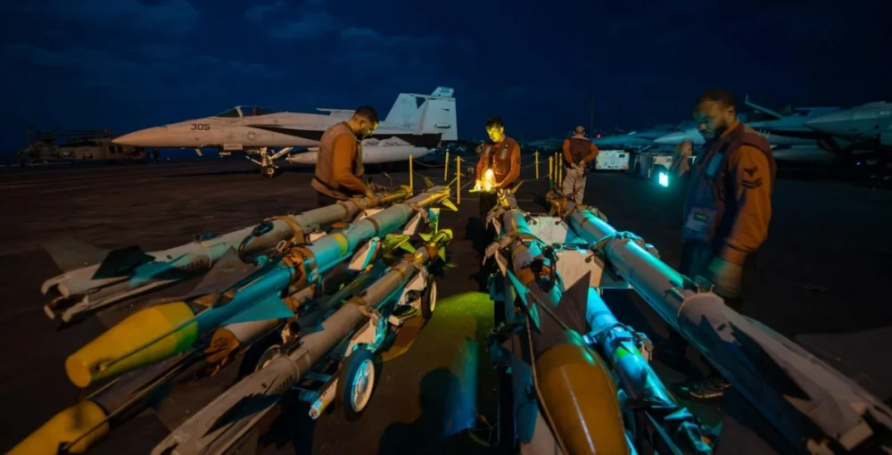 بالرمز "24/7" وفيديو.. الجيش الأميركي يوجه رسالة للحوثيين