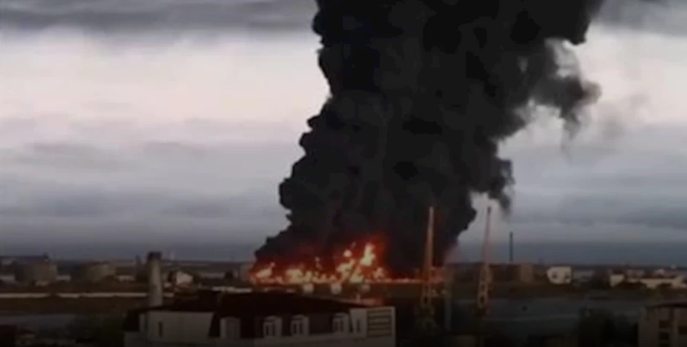 الحوثيون: 13 غارة أمريكية على ميناء ومطار الحديدة غربي اليمن