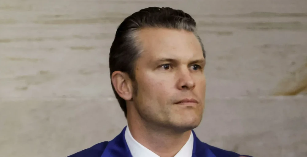 "سيغنال" في البنتاغون.. الفضيحة لم تثن هيغسث عن تصرف جديد