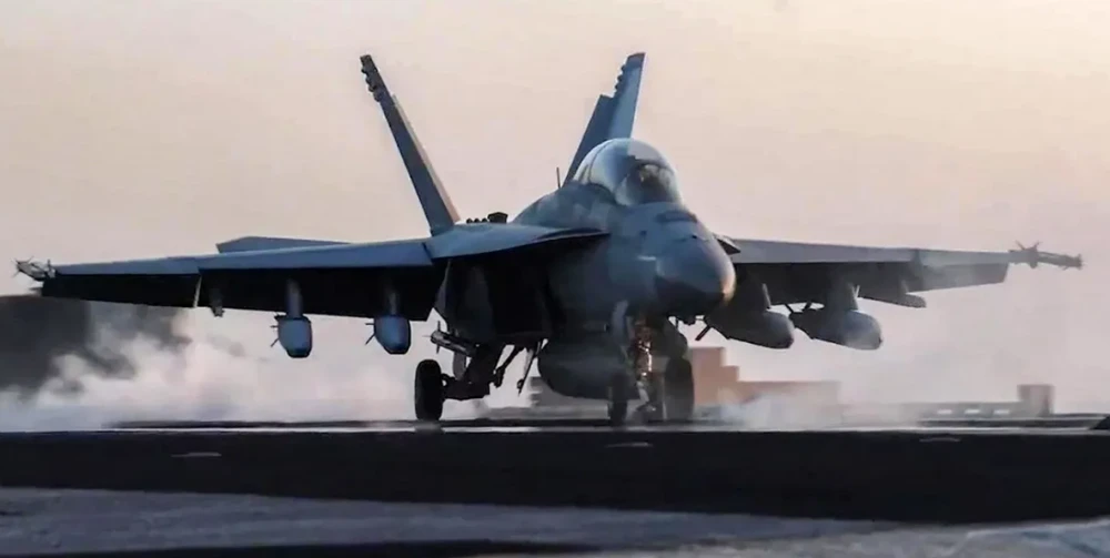 البحرية الأميركية تعلن سقوط طائرة "إف-18" في البحر الأحمر