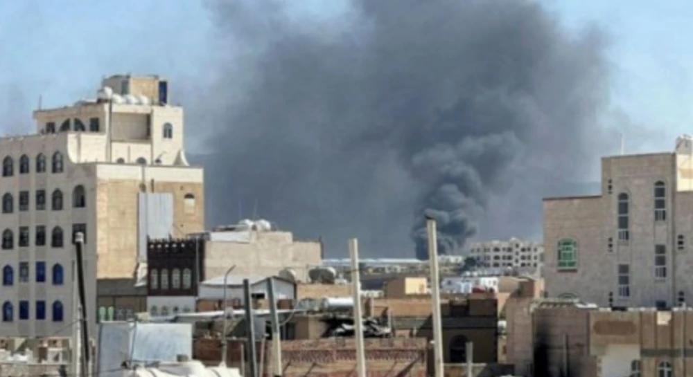 إعلام حوثي : 13 غارة أمريكية تستهدف عدة محافظات شمال اليمن