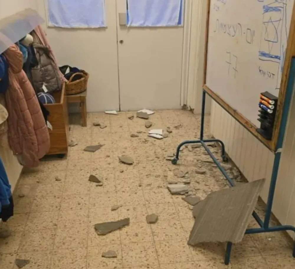 الحوثيون يعلنون استهداف حيفا بصاروخ وإسرائيل تؤكد اعتراضه