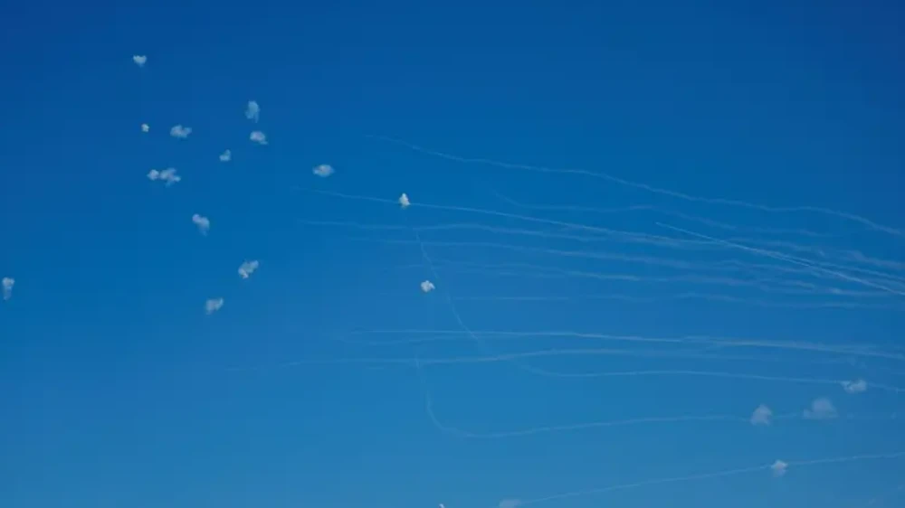 Israel says missile fired from Yemen, before blast heard