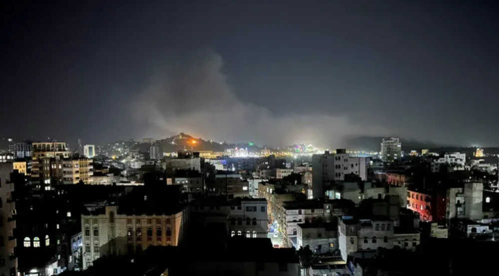 بوساطة عمانية.. الحوثيون يطلبون وقف القصف وترامب يعلن استسلامهم!