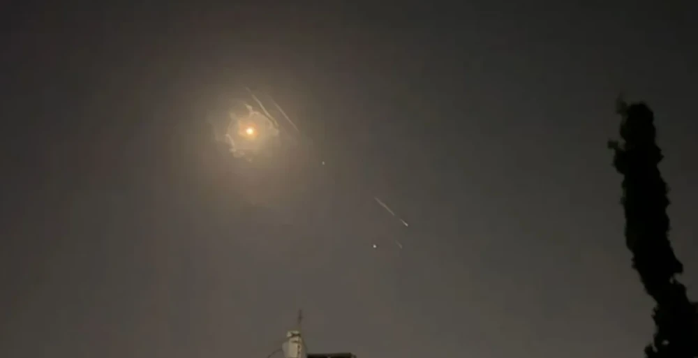 الجيش الإسرائيلي يعلن اعتراض صاروخ أطلق من اليمن