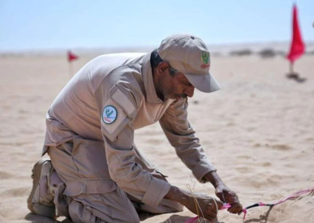 Saudi project destroys 600 more Houthi landmines and other explosives in Yemen
