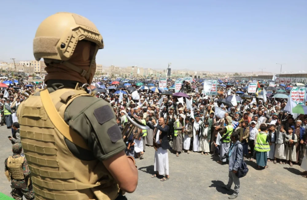 مواقف متباينة في صنعاء حول الحرب الإيرانية - الإسرائيلية