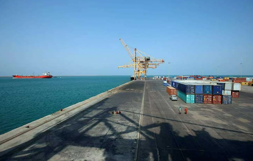 بينهم التاجر "دغسان".. عقوبات أميركية على أربعة أفراد و12 كيانا وسفينتين استوردت النفط لصالح الحوثيين