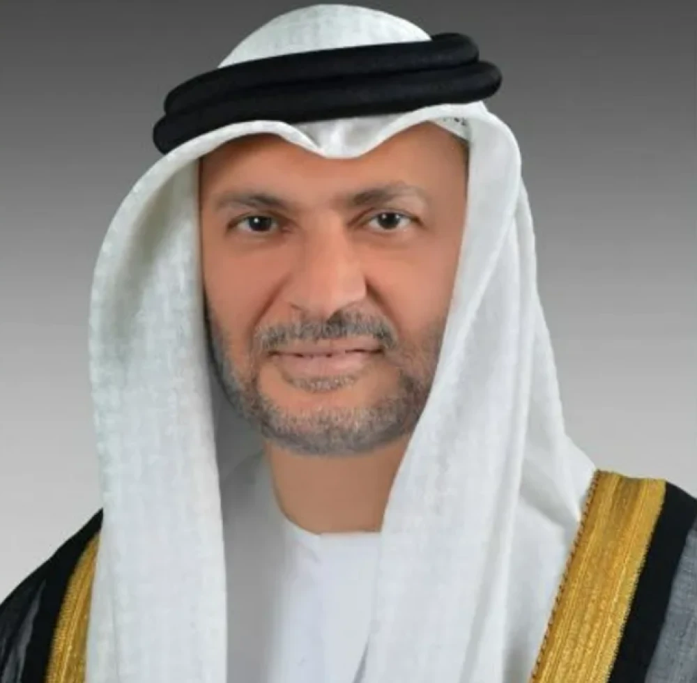 قرقاش: طهران مطالبة بترميم الثقة مع محيطها الخليجي