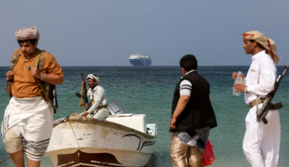 Houthi Rebels Attack Commercial Vessel with Light Weapons in Red Sea