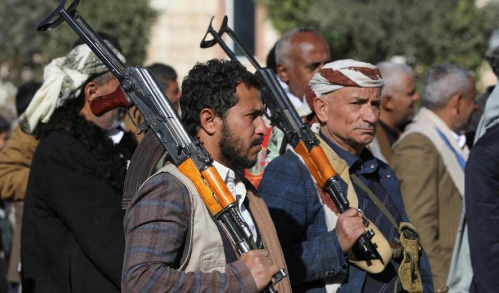 الغارديان تكشف: تجارة أسلحة مرتبطة بالحوثيين تُدار عبر تطبيقات التواصل الاجتماعي