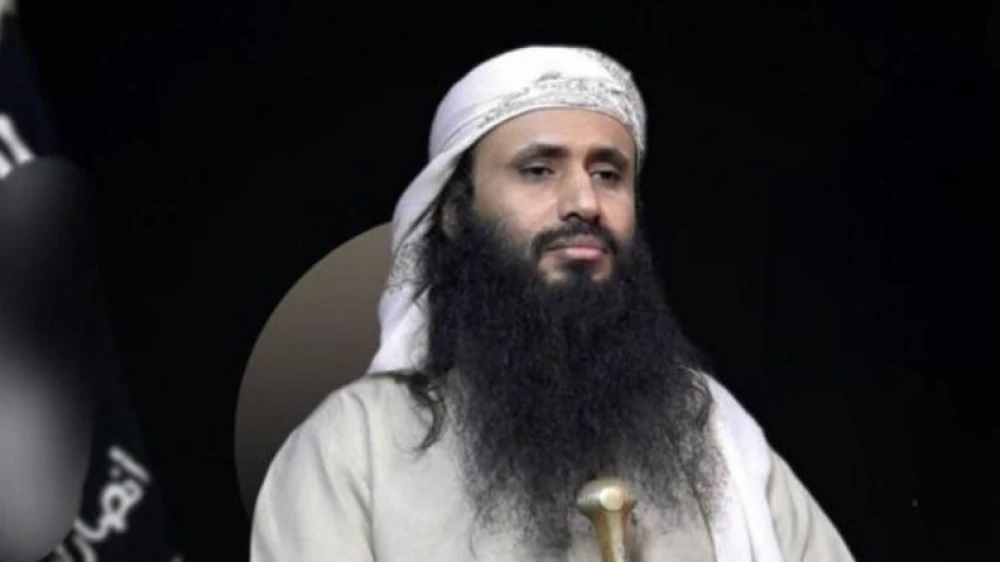 أمريكا تضاعف مكافأة «معلومات» عن زعيم قاعدة اليمن.. تعرف على العولقي