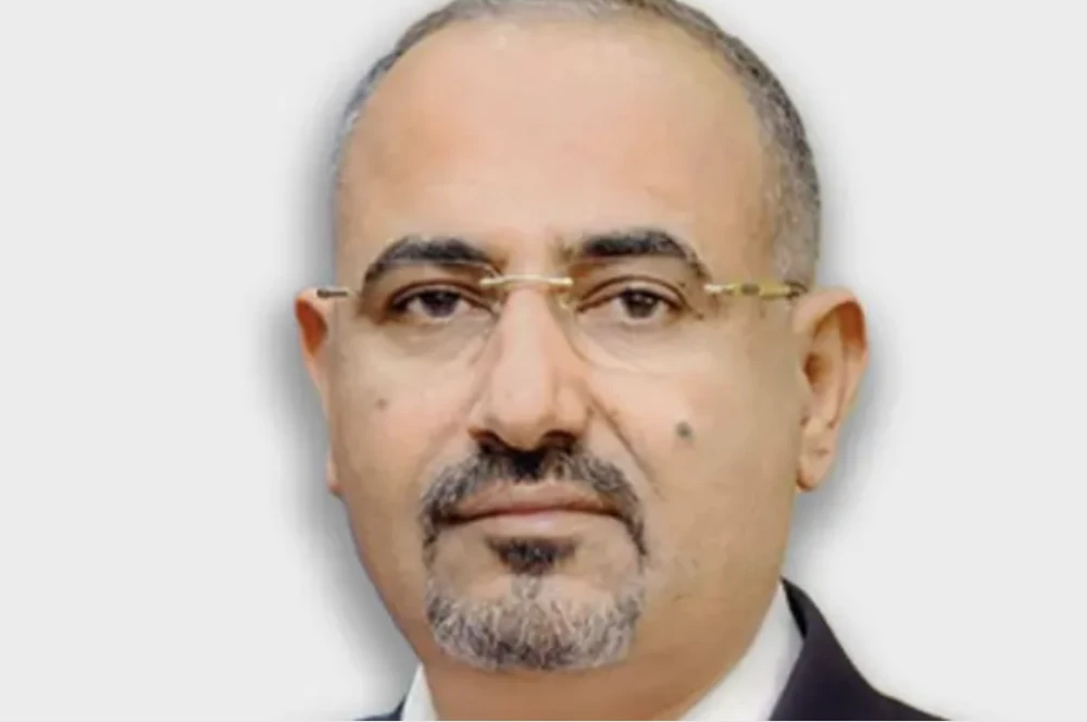 عضو الرئاسي اليمني يحذر من تعاون الحوثيين مع الشباب والقاعدة