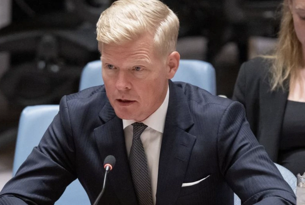 المبعوث الأممي يحذر من تحول اليمن لساحة صراع أوسع نطاقا - ويدعو لوقف الهجمات وحماية المدنيين