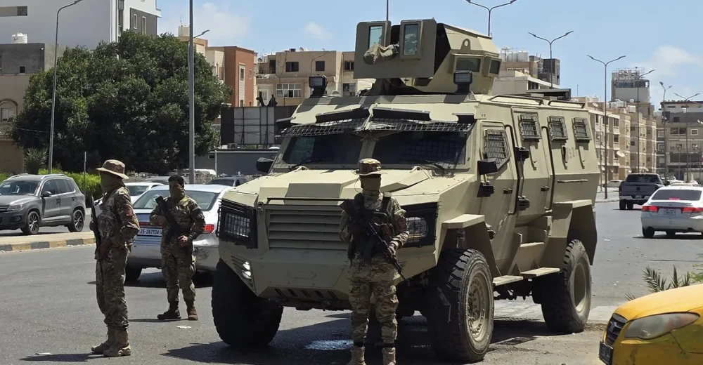 إطلاق نار وتحركات عسكرية مكثفة في طرابلس