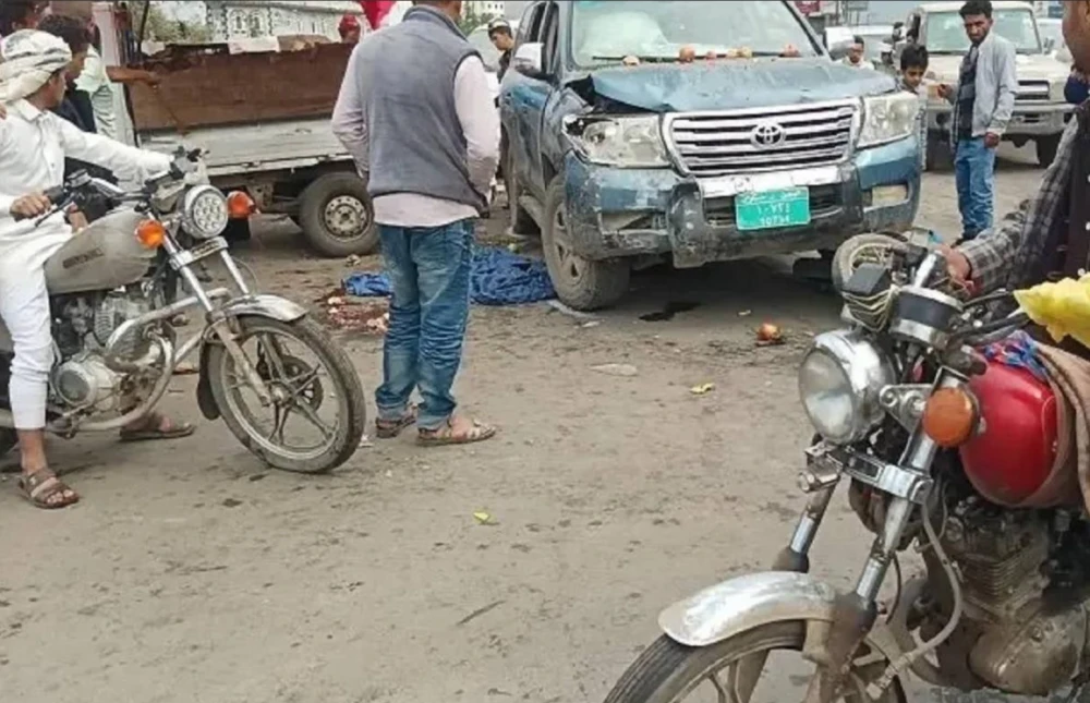 Houthi Official’s Vehicle Fatally Strikes Pomegranate Vendors in Ibb, Yemen