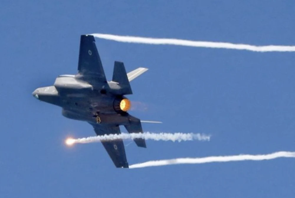 Israeli strikes hit Syrian cities of Homs and Latakia