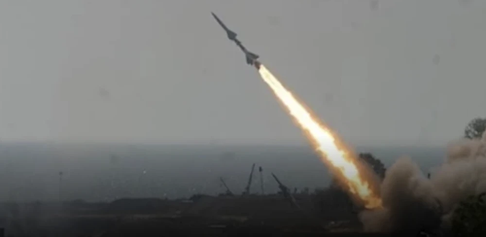 الجيش الإسرائيلي يرصد إطلاق صاروخ من اليمن