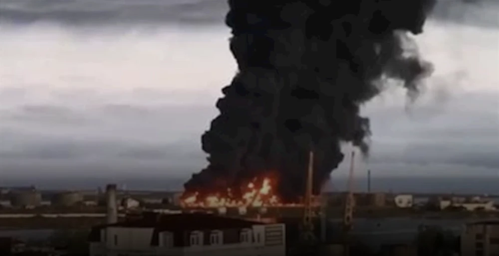إعلام عبري: 12 غارة إسرائيلية استهدفت 3 أرصفة في ميناء الحديدة اليمني